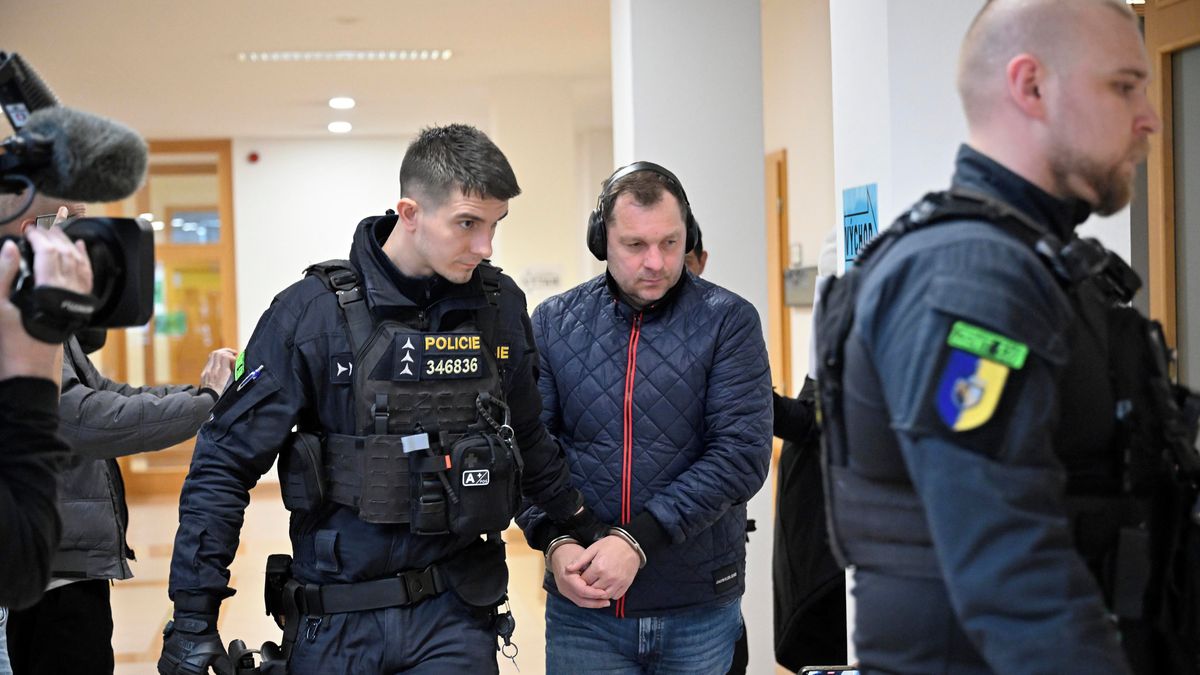 PŘÍMÁK: Špína ve fotbale. Nelítá v tom jen Morava, naznačuje expert